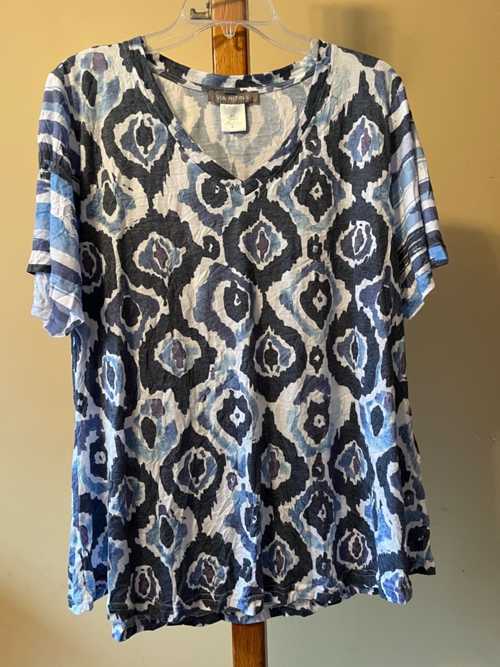 Via Ritina Blue Patterned V-Neck Women’s Top